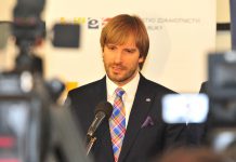 „Není možné přijít a říci, chci sedm miliard navíc,“ říká ministr Adam Vojtěch