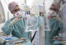 Předčasná penze bez škrtů má být i pro zdravotní sestry zdravotní sestry