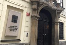 Poslanci odložili zákon o kompenzacích na příští týden kompenzacich