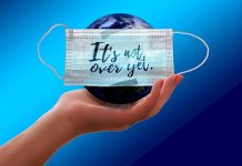 Roušky se vrátí v září, ale zkrátí se doba pro karanténu karantenu