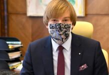 Všechno je jinak: Roušky ve školách nebudou povinné rousky_ve