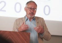 Biochemik Zdeněk Hostomský kandiduje do Senátu Zdenek_Hostomsky