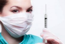 Praktici své pacienty naočkují, krajům se to příliš nelíbí praktici