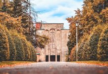 Počty zemřelých loni v ČR vzrostly o 15 % na 129 tisíc pocty_zemrelych