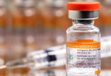 EMA hodnotí čínskou CoronaVac i Comirnaty pro mládež CoronaVac