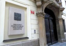 Zásilkový výdej léků na předpis ve sněmovně neprošel leku