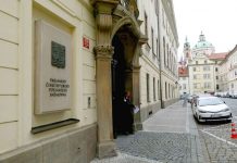 Poslanci se zavázali vrátit k novele zákona č. 48 v září novele_zakona