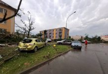Tornádem postiženým obcím pomáhají firmy i jednotlivci obcim