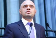 Očkovaný britský ministr zdravotnictví je covid pozitivní britsky