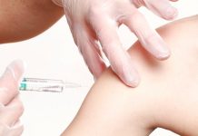 Očkovat děti je v Česku doporučeno. V Británii a SRN ne ockovat_deti