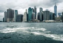 New York odstavil stovky zdravotníků kvůli nenaočkování New_york