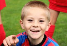 Slovensko očkuje děti od pěti let. Podá i booster dávku od_peti