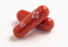 EMA zahájila přezkum první tablety proti covidu-19