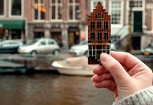 Nizozemci si ulevují od epidemie covidu marihuanou Nizozemci