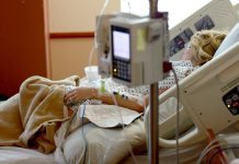 Nemocnice omezují neakutní péči i plánované operace nemocnice