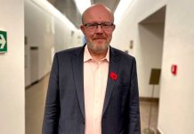 Vlastimil Válek uvedl první jména svých spolupracovníků valek