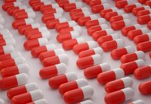 EMA schválila první lék na covid-19 užívaný v tabletě paxlovid