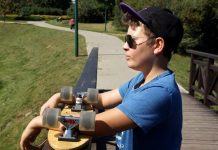 Děti nad dvanáct let se mohou registrovat ke třetí dávce dvanact_let