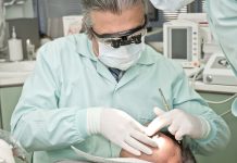 Se zubní péčí nebudou mít běženci potíž, říká šéf zubařů zubni