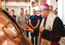 Ministr Válek se mýlí. Prodej Budvaru k abstinenci nevede budvaru