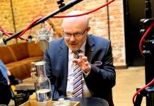 Ukrajinu napadl blázen. Musíme pomoci, říká ministr Válek valek