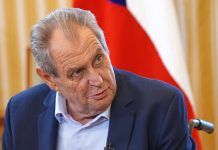 Prezident Zeman přestal kouřit a chce změnu ústavy Zeman