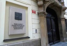 Sněmovna podpořila používání in vitro prostředků dle EU prostredku