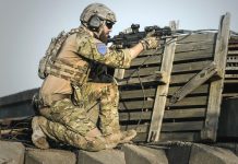 S početím mají potíže pendleři i vojáci na misích vojaci