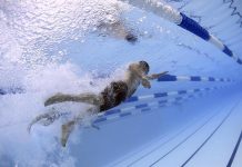 Školní plavání upadlo s covidem. A upadá dál plavani