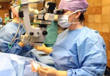 Lékaři ve Zlíně nově operují i krvácení do sítnice sitnice