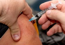 Stiko doporučuje očkování proti opičím neštovicím opicim