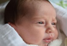 Kojení prospívá i „jinak“ narozeným dětem kojen