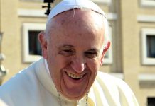 Papež František varoval před pornografií seminaristy papez