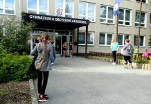 Válkův resort navrhl méně topit ve školách ve_skolach