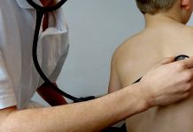 Záškrt lékaři potvrdili u dvou dětí a starší ženy zaskrt