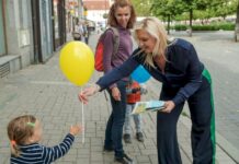 Hejtmanku Peckovou o nikotinových sáčcích proškolily až děti nikotinových