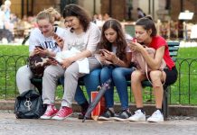 Švédsko mládeži nedoporučilo očkování proti covidu svedsko