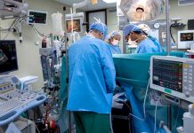 Příjmy zdravotníků letos výrazně propadly zdravotniku