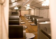 Kolín dal spací kapsle na zahradu ubytovny. V ČR jich je cca 300 spaci_kapsli