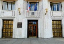 Řešení výpadků léků jde ministerstvu jako psovi pastva leku