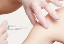 MZ ČR stáhlo zákon na očkování lidí v lékárnách a u zubařů lekarnach