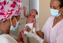 Ročně na světě umírá přes 7 milionů dětí. Chybí jim péče na_svete