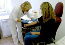 Loňské záchyty HIV jsou rekordní. Roste zájem o testování HIV