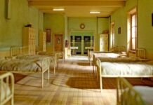 Nocleženek pro bezdomovce ubylo, lidé šetří noclezenek