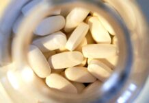 Ministr Válek řeší reexporty léků. Po SÚKL chce přesná data valek