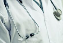 Praktici začnou starší pacienty nově vyšetřovat i na osteoporózu osteoporozu