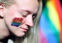 S coming outem LGBT+ pomáhá Sbarvouven.cz LGBT+