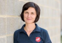 Na péči o lidi bez domova má dát peníze ministerstvo Pekarkova