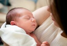 Terénní chůvy pomohou přetíženým rodičům už příští rok terenni_chuvy