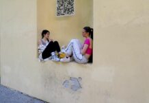 E-cigarety se prodávají i bez varování o zákazu prodeje nezletilým e_cigarety